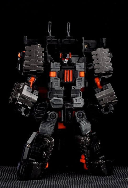 MakeToys MB01 C Paladin Chaos Images Showcase The Fallen Action Figure Image (1a) (2 of 9)